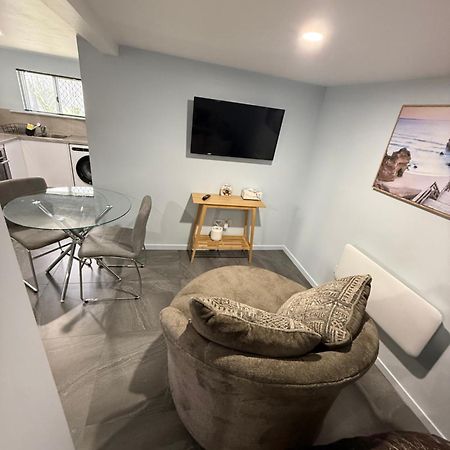 Hotel Bee House Dinmore Esterno foto